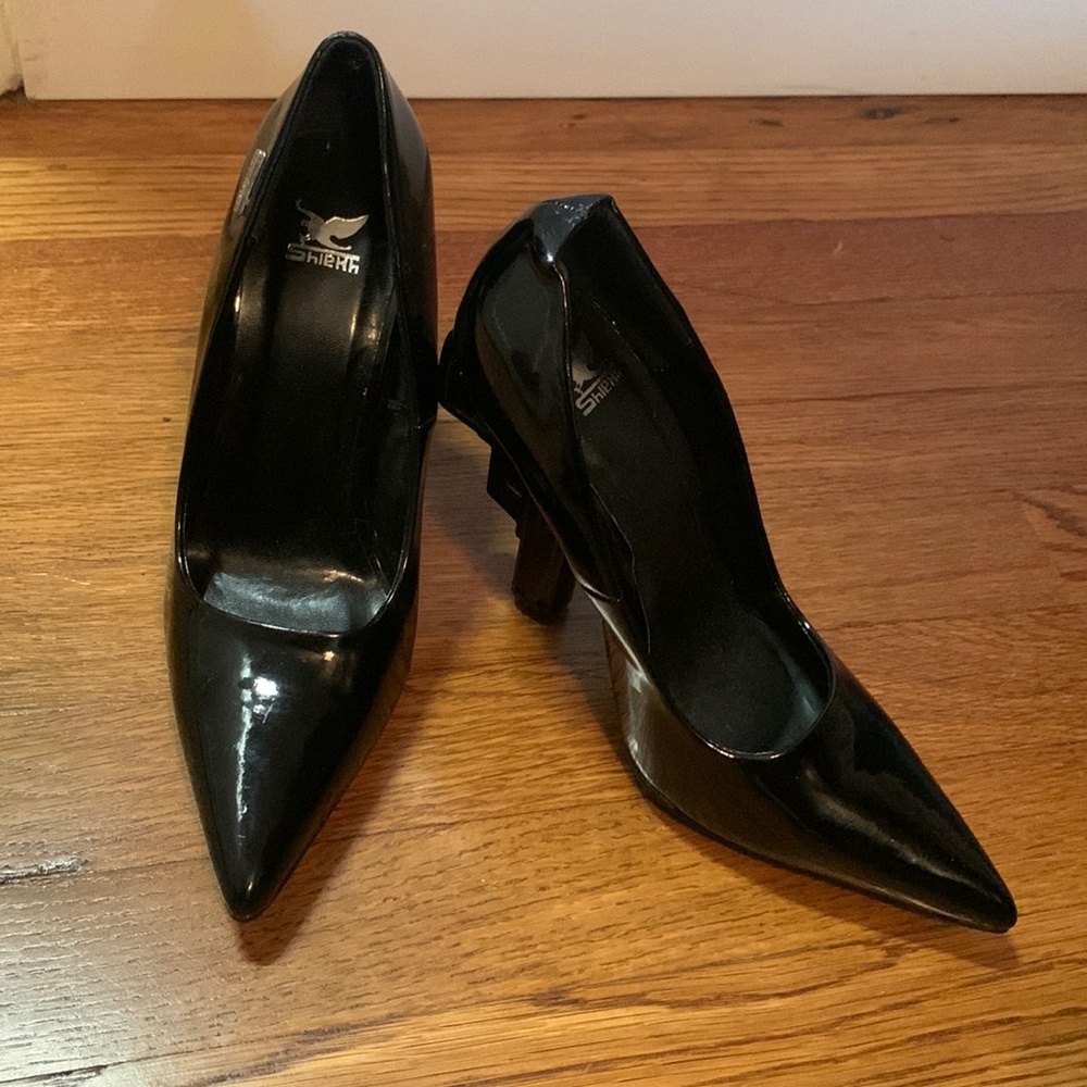 Sheikh Gun Heel US Size 6.5 NEW